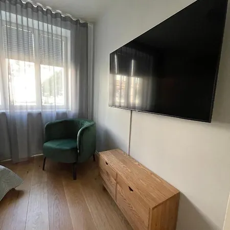 Niidupuu * Kuressaare